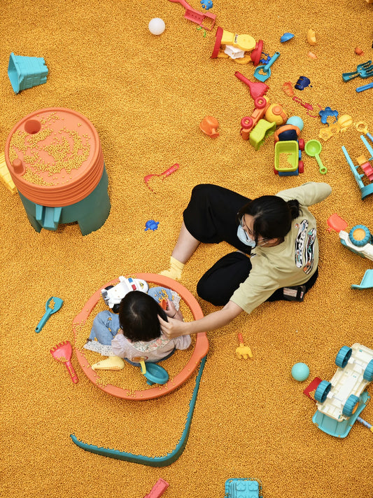 Busy Boards: Effective Tools or Distractions for Toddlers?